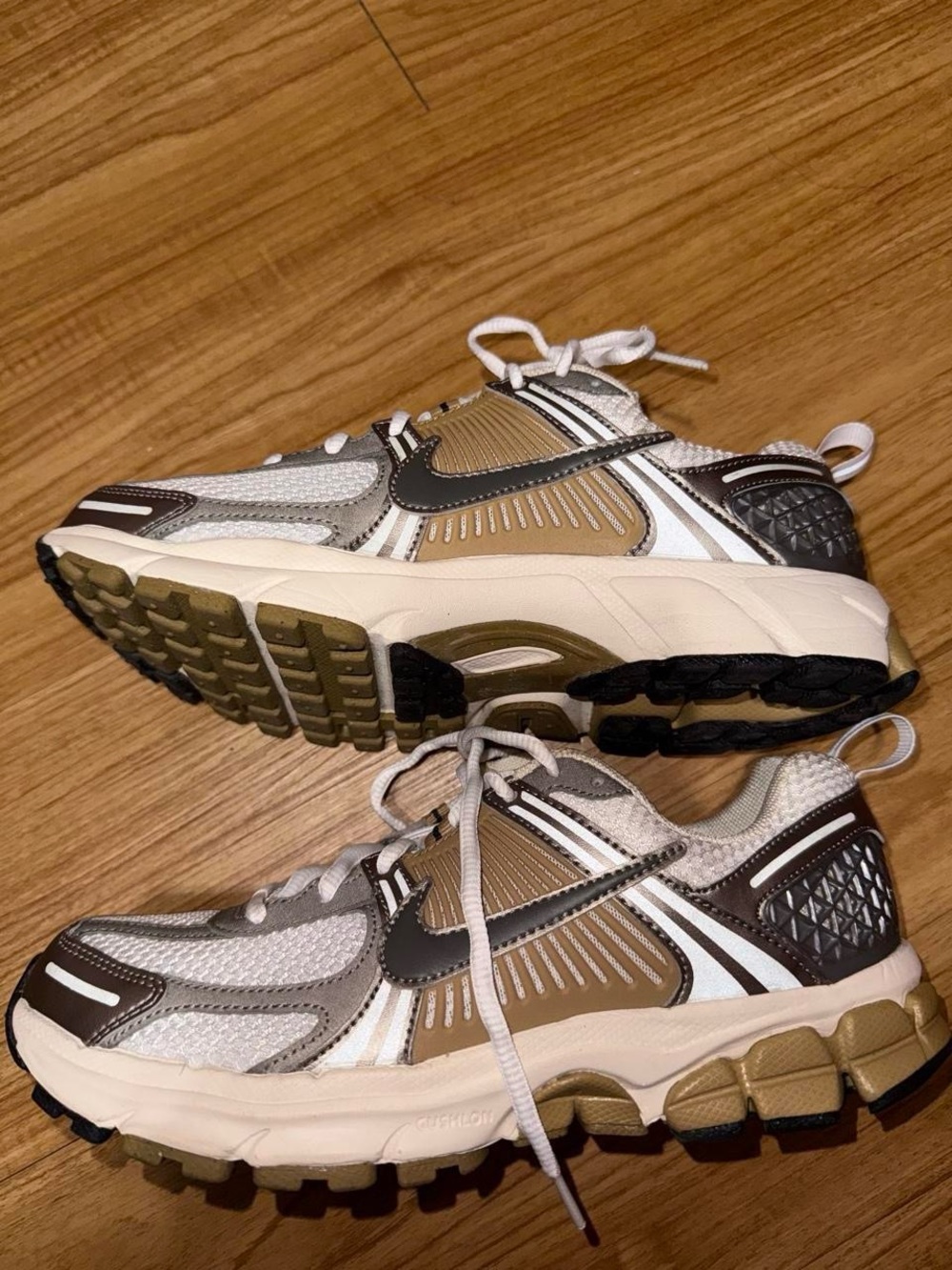 Women’s Running Sneakers - White Taupe Brown
